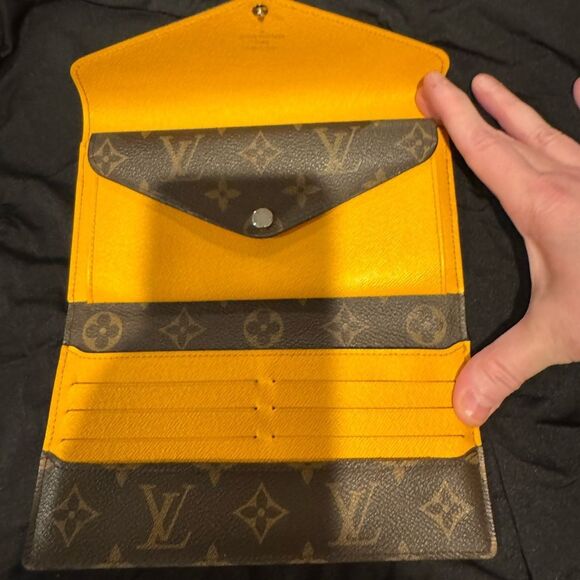 Louis Vuitton Monogram Epi Marie-Lou Long Wallet - Picture 10 of 14